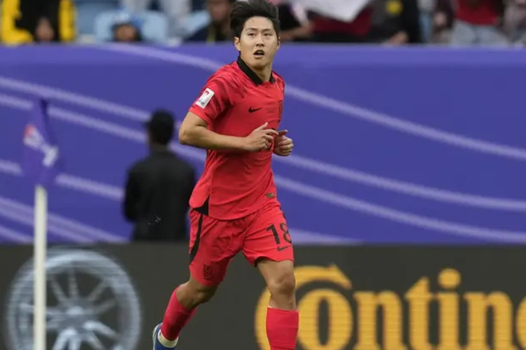 韓国のサッカー選手、イ・ガンインがトップストライカーとしてポジションを変更、もはやウイングではプレーしない